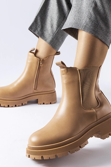 Botins clássicos isolados... 2