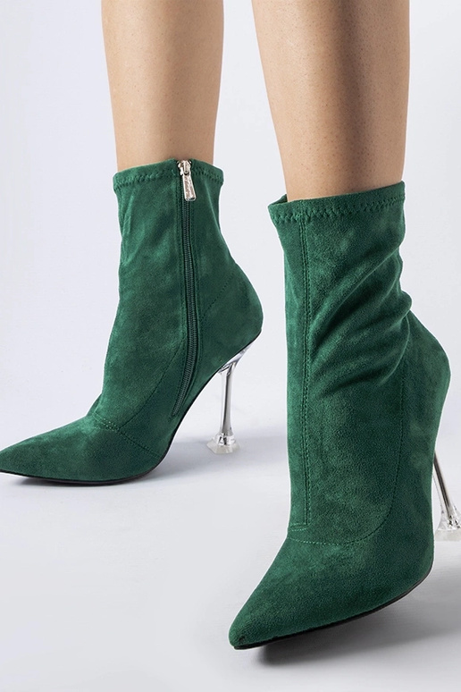 botas em tom verde com salto...