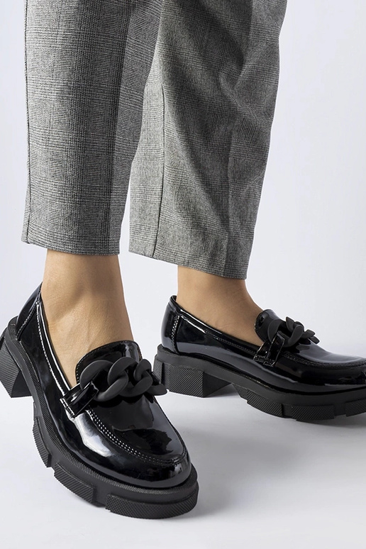 mocassins pretos envernizados com...