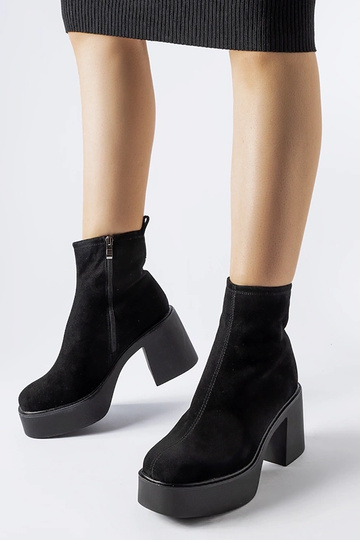 Botas pretas robustas em couro natural Albertino 2