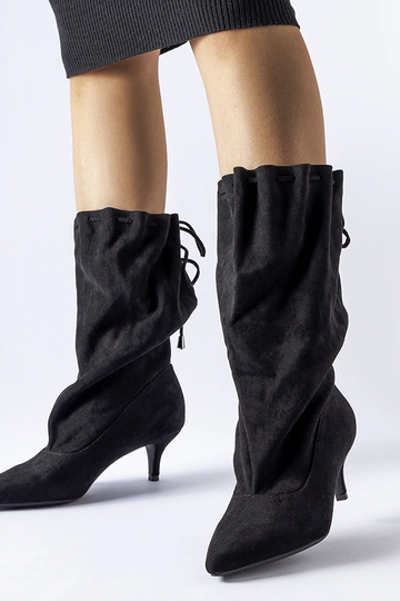 Sapatos de salto altos... 2