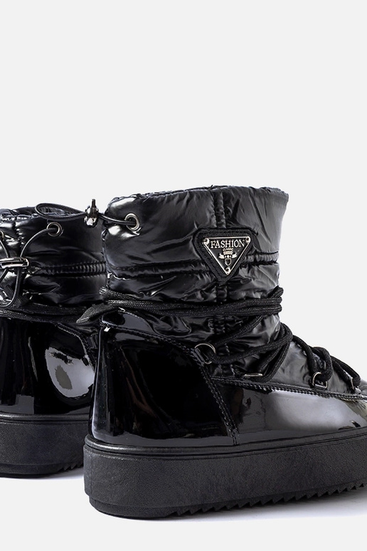 Botas de neve pretas laqueadas com... Botas de neve pretas laqueadas com...