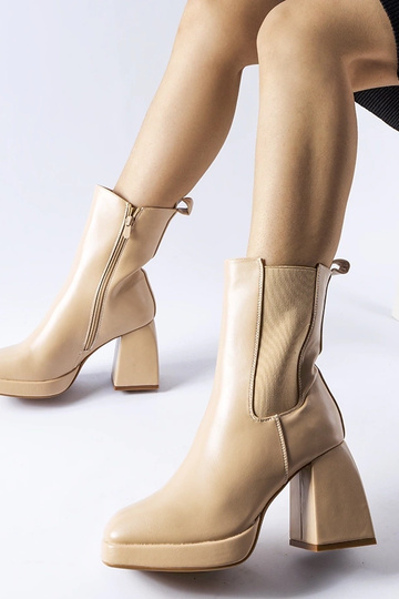 Botins isolados bege com... 2