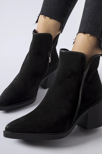 Botins pretos de camurça com salto bloco Karino 2