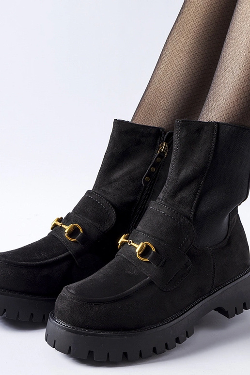 Botas pretas com fivela e isolamento...