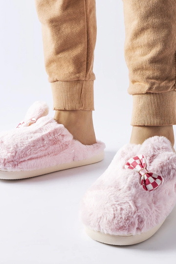 Chinelos femininos isolados rosa com orelhas Buga