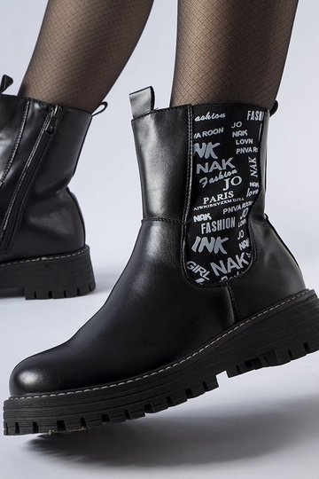 Botins pretos com...