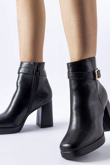 Botas pretas de outono com salto de couro ecológico 2