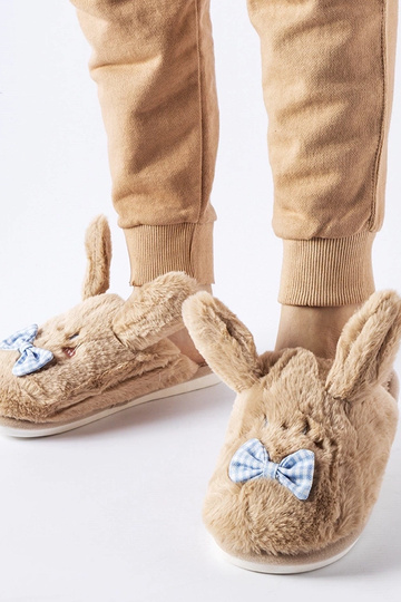Pantufa bege com orelhinhas e laço Bruna