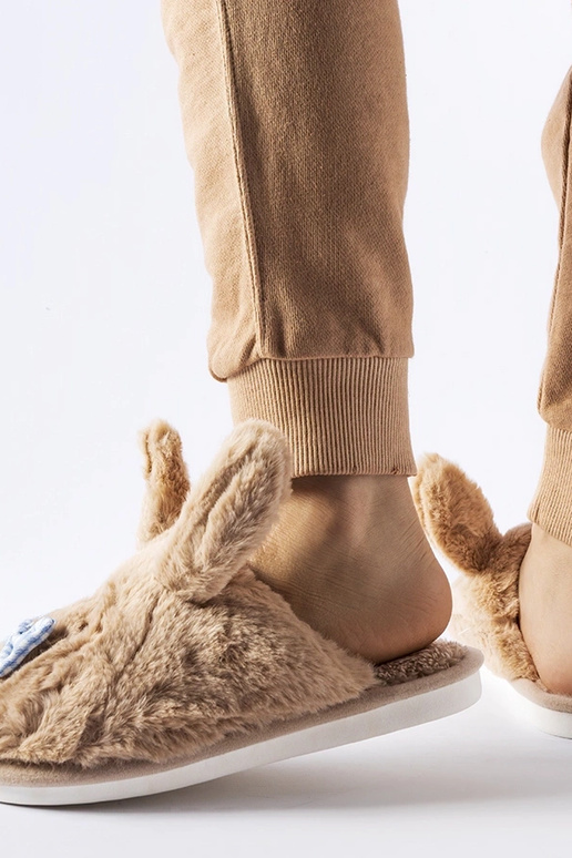 Pantufa bege com orelhinhas e laço Bruna