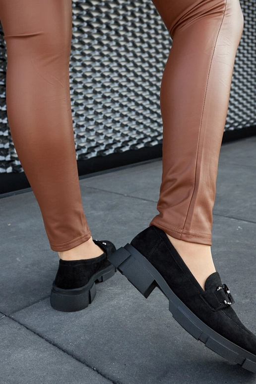 Mocassins robustos pretos com fivela...