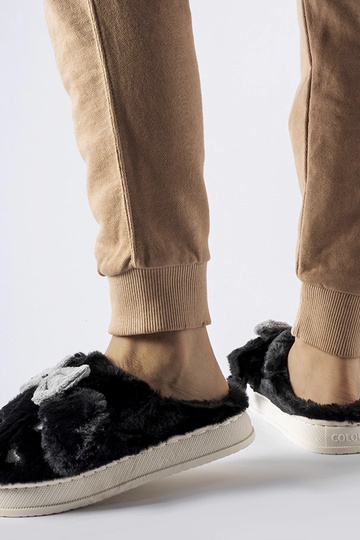 Pantufas pretas quentinhas com orelhinhas e laço Gilda 2