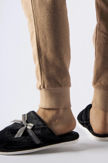 Pantufa preta quentinha com... 2