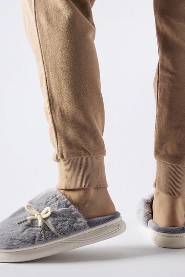 Chinelos cinza com cordão... 2