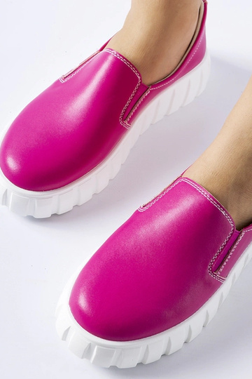 Sapatos rosa deslizantes Igreja 2
