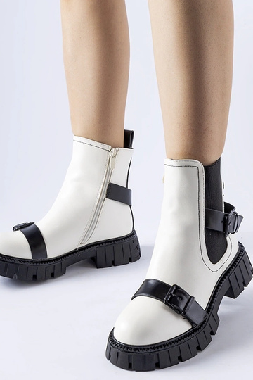 Botins brancos com sola Fontarine maciça 2