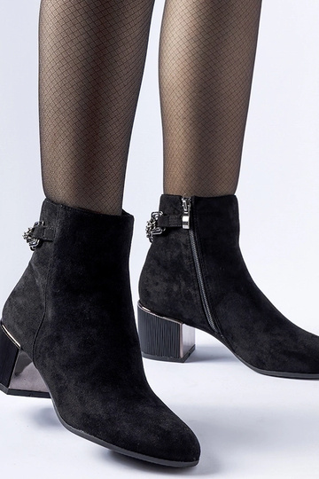 Botas de tornozelo pretas...