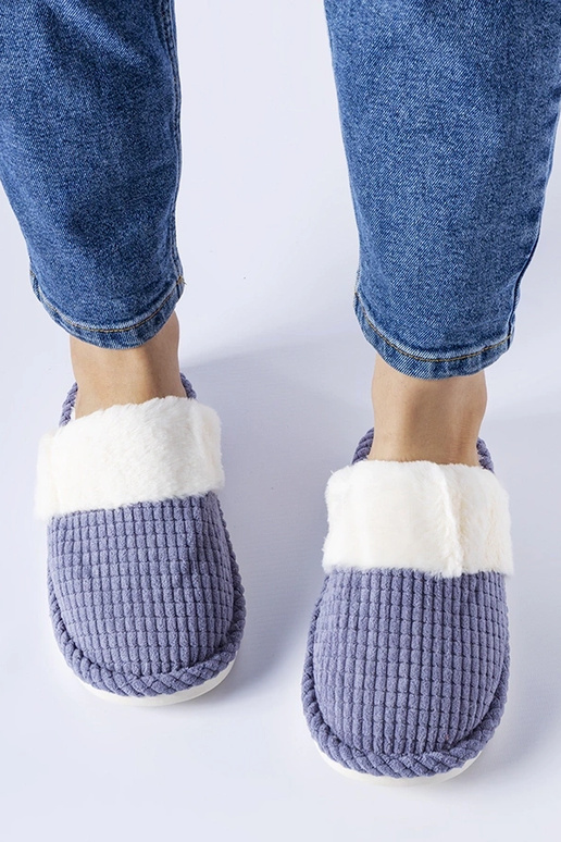 Chinelos Frappier azuis e quentes