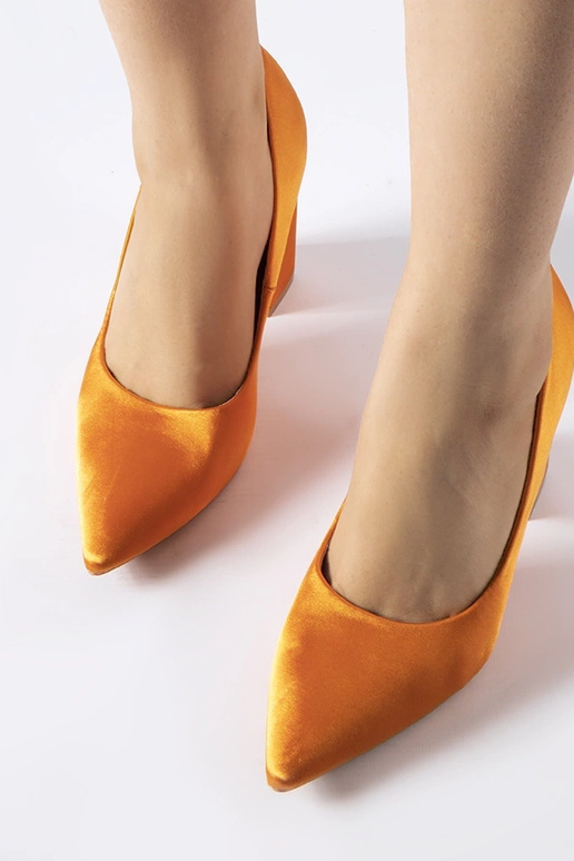 Gonzalez Laranja Satin Pumps