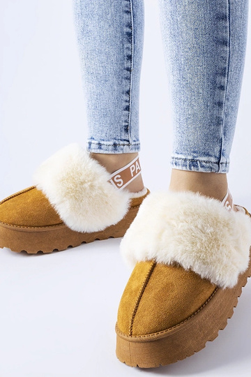 Chinelo marrom com elástico e pelo leve Sangro 2