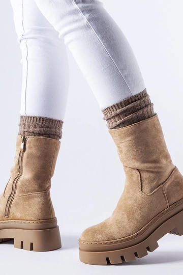 Botas de cano curto marrons...