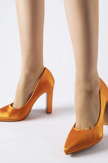 Rivers Orange Satin Pumps com salto bloco