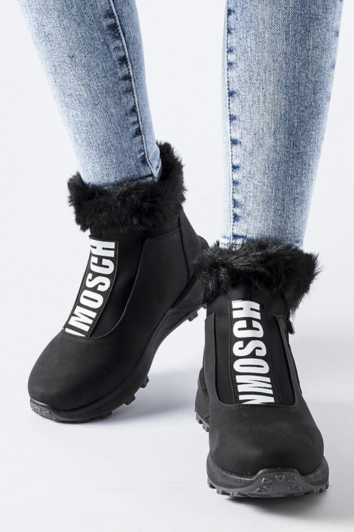 Tênis cano alto preto com isolamento...