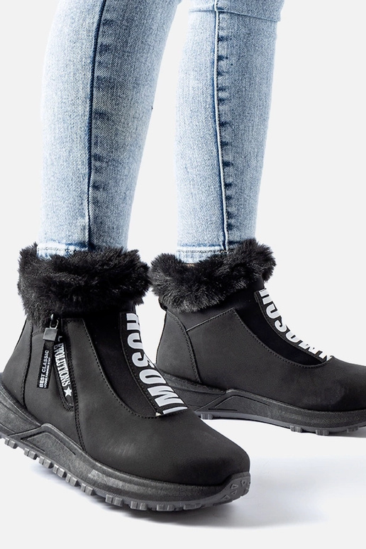 Tênis cano alto preto com isolamento...