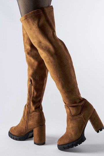 Botas de salto alto marrom...