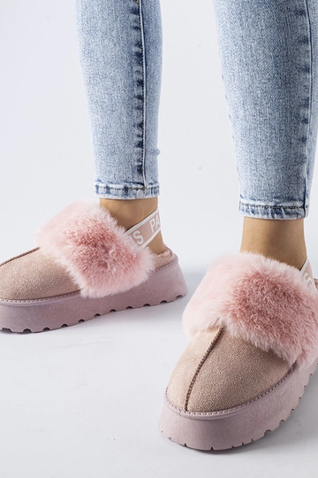 Chinelo rosa isolado com elástico e pelo Sangro
