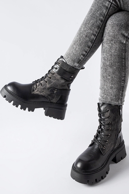 Botas acolchoadas pretas com protetor...