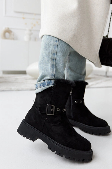 Botas isoladas pretas de...