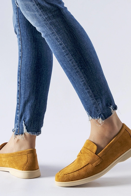 Calcinha de camurça sintética na cor...