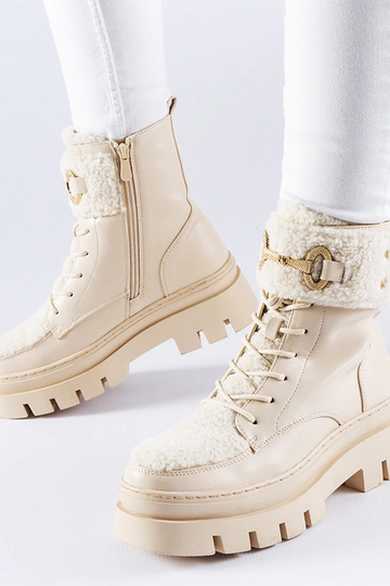 Trabalhadoras beige...