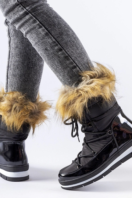 Botas de neve pretas de couro...