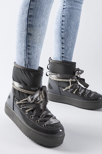 Botas de neve laqueadas...