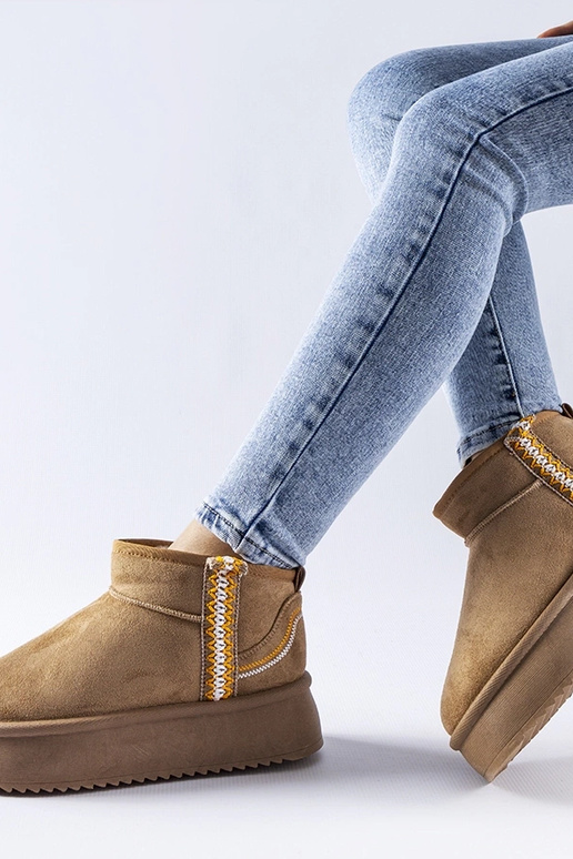 Botas de neve com plataforma bege...