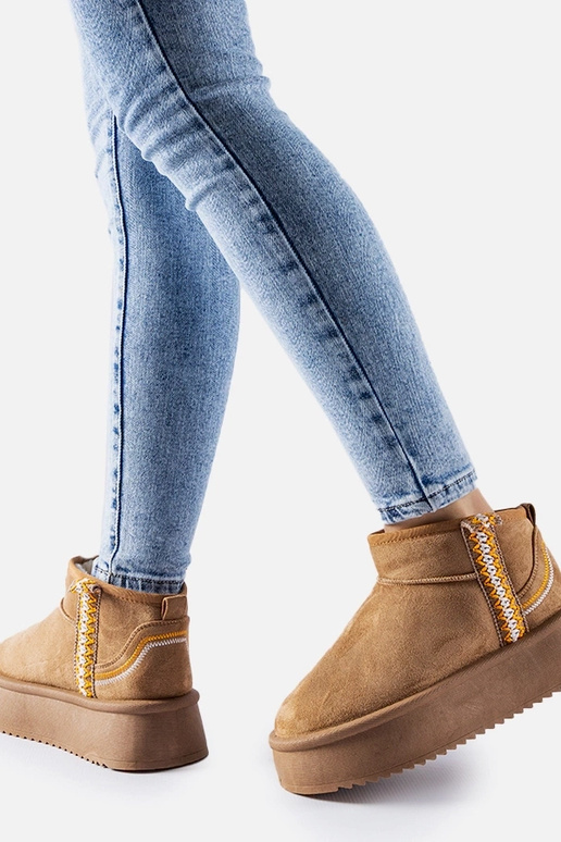 Botas de neve com plataforma bege...