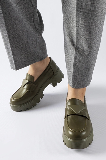 Mocassins verdes com sola Eligio maciça 2