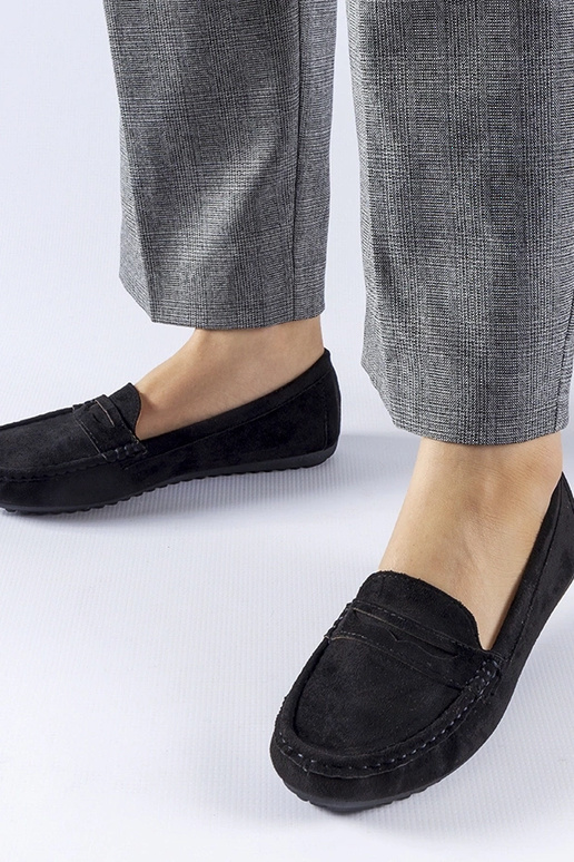 Mocassins pretos de camurça sintética...