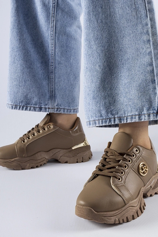 Tênis marrom com solado Arpaia enorme