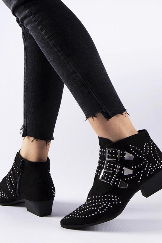 Botins decorativos pretos com salto...