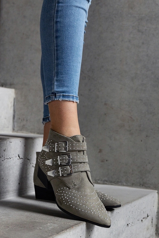 Botins decorativos verdes com salto...