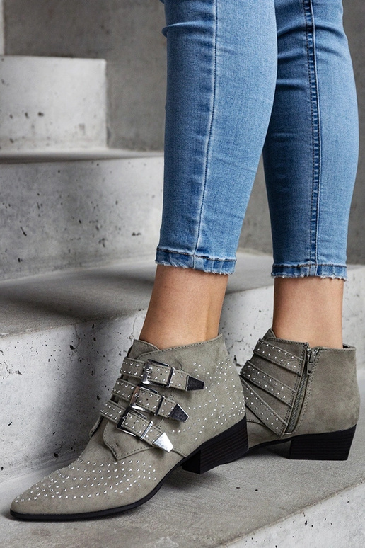 Botins decorativos verdes com salto...