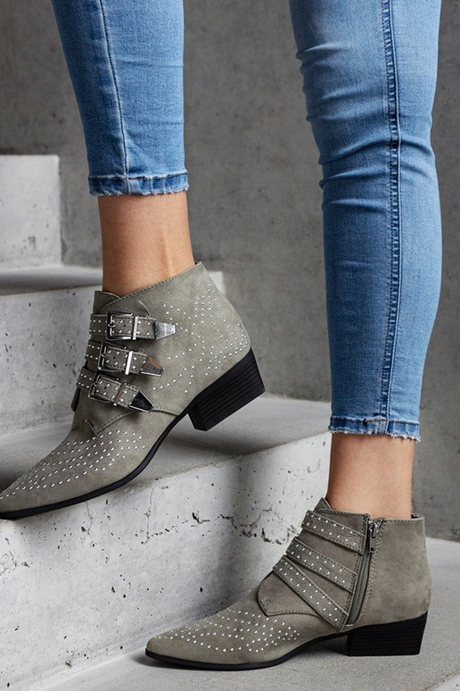 Botins decorativos verdes com salto...