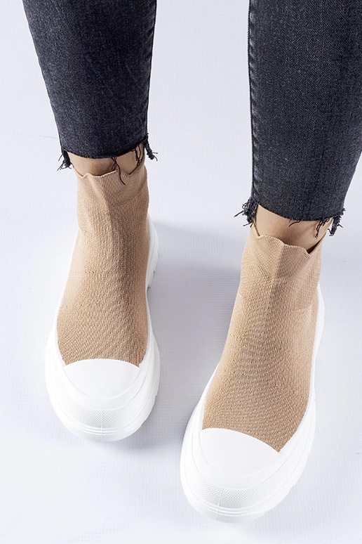 Tênis marrom com cabedal elástico da...