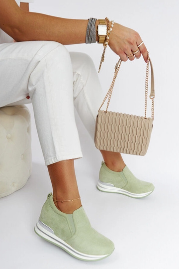 Tênis verdes com plataforma...