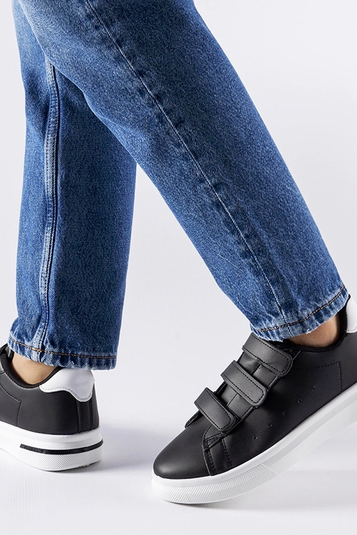 Tênis preto com velcro Paré - sola...