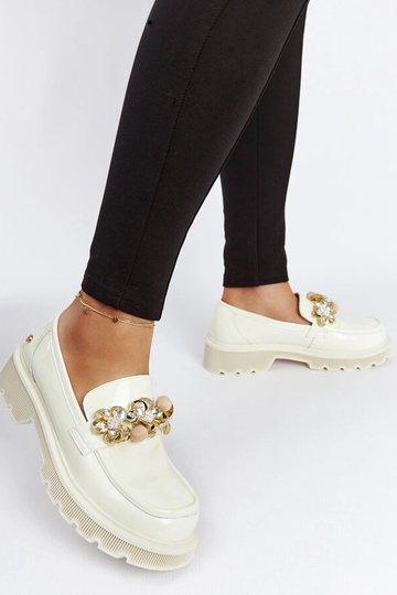 Mocassim de couro envernizado bege GOE NN2N4202