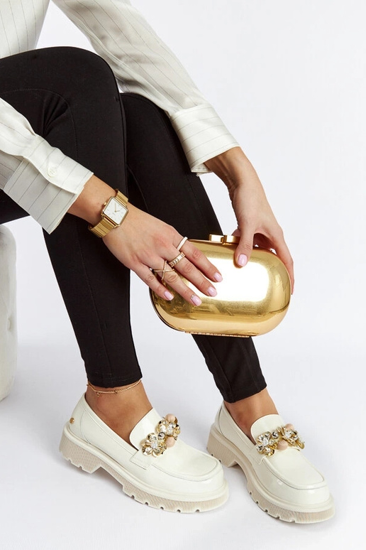 Mocassim de couro envernizado bege...